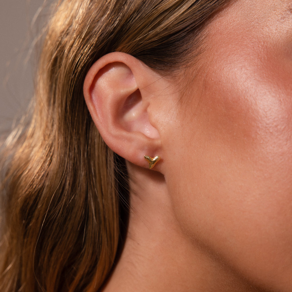Shark Tooth Flatback Studs