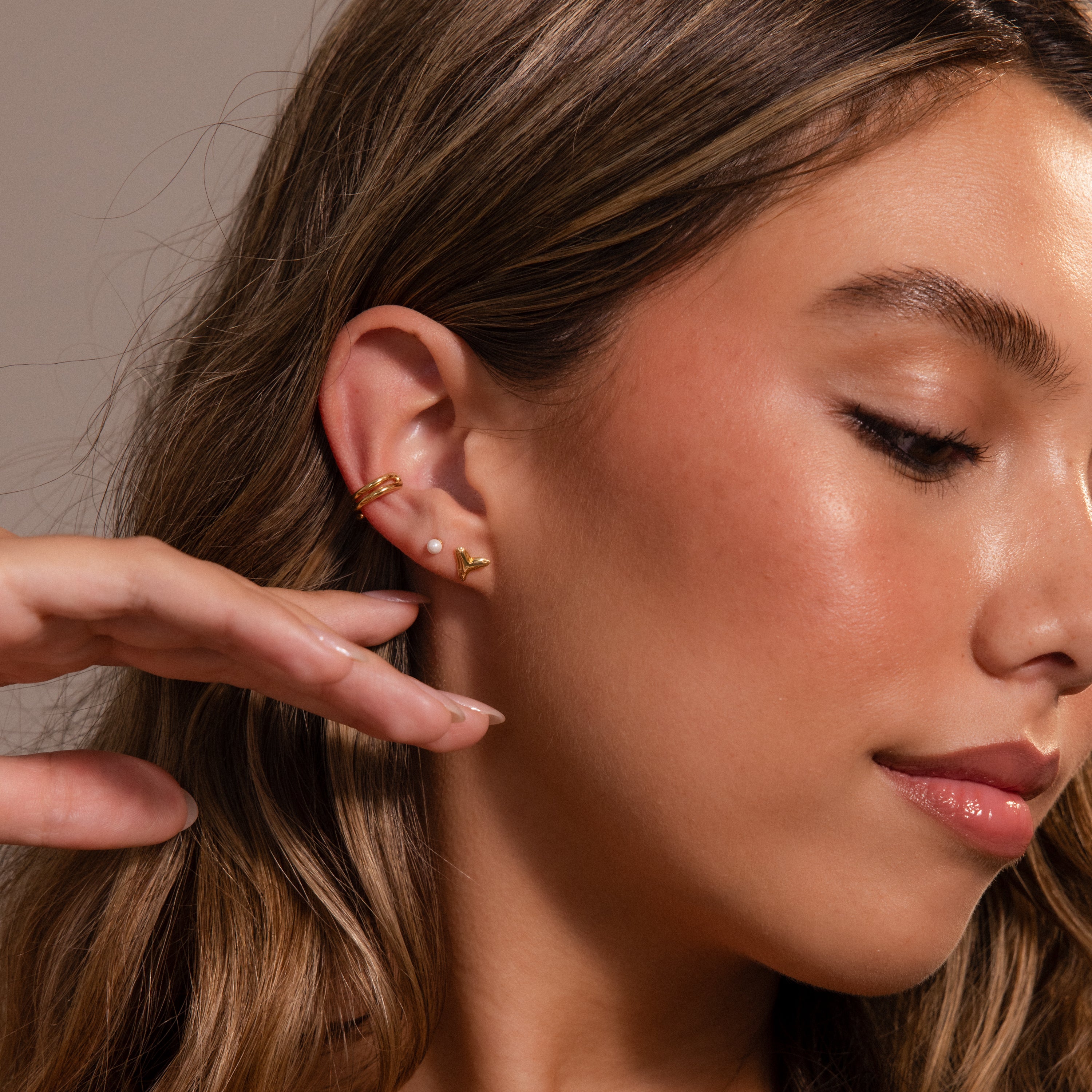 Shark Tooth Flatback Studs