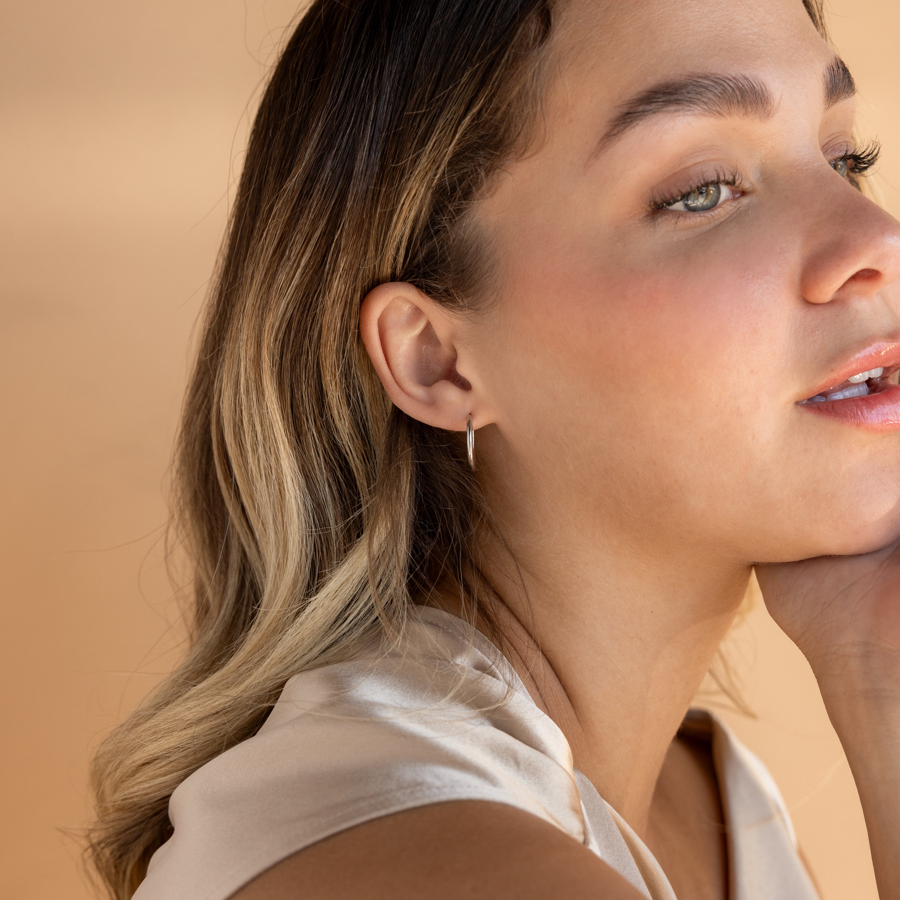 Medium Bold Hoops