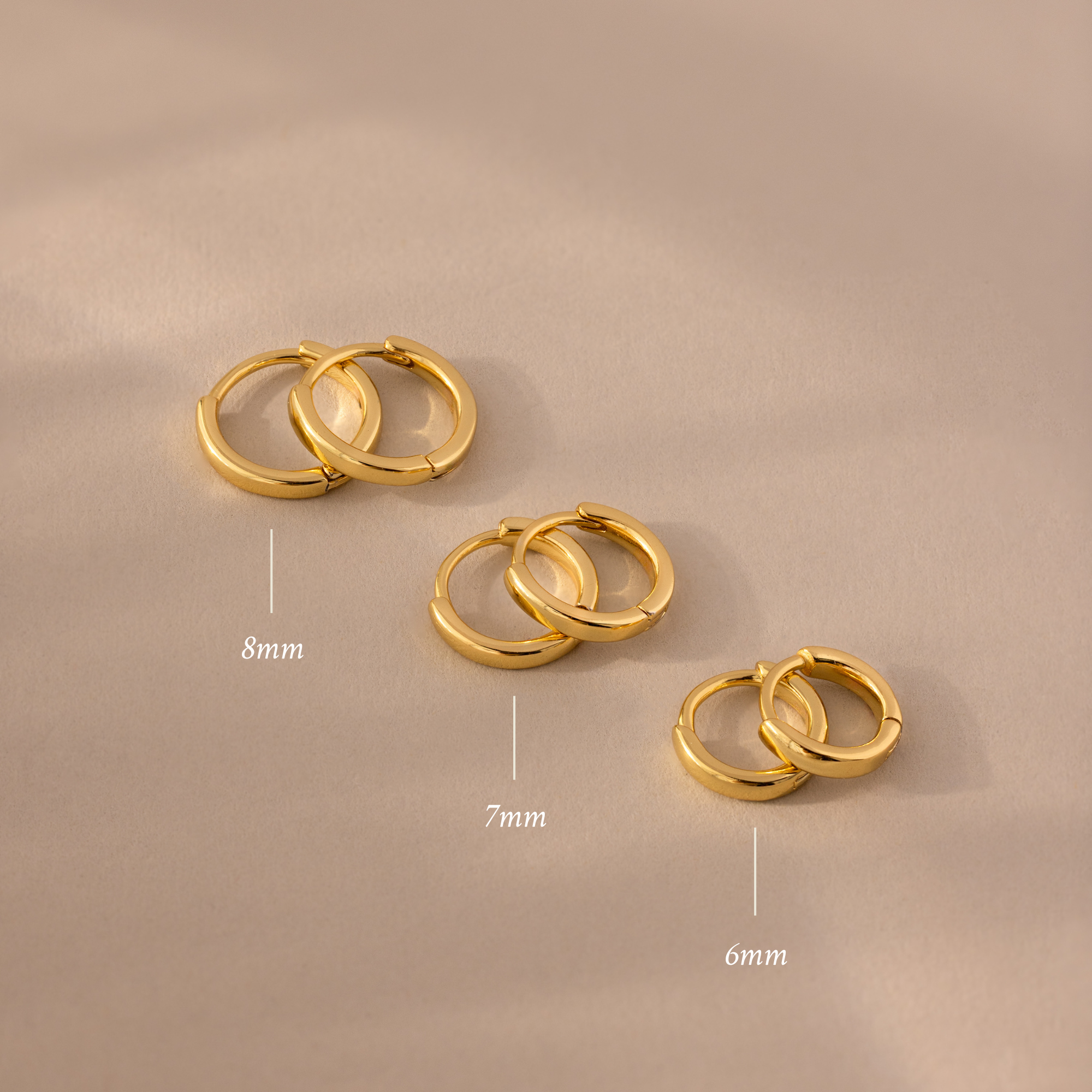 Dainty Huggies Set