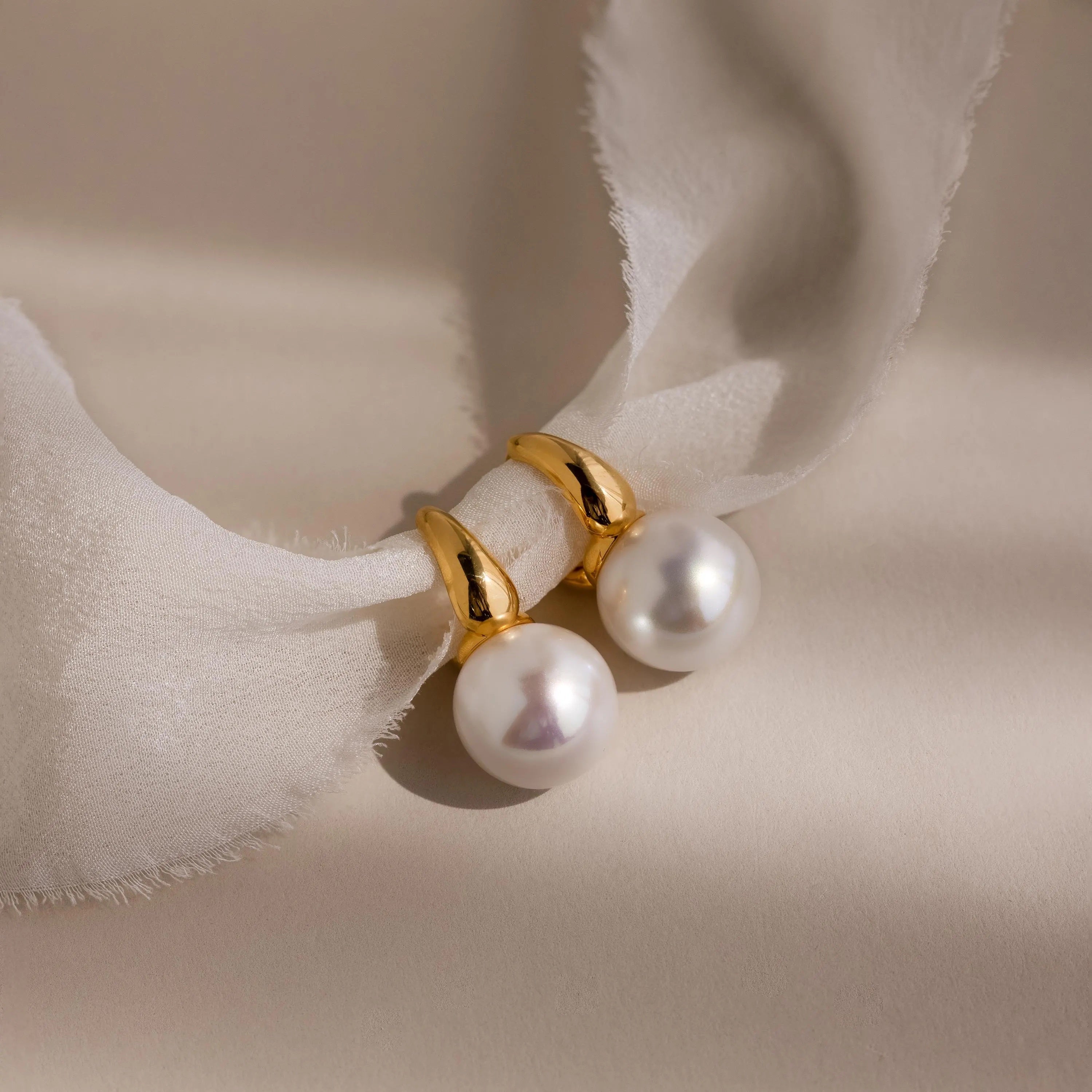 Dome Pearl Huggies