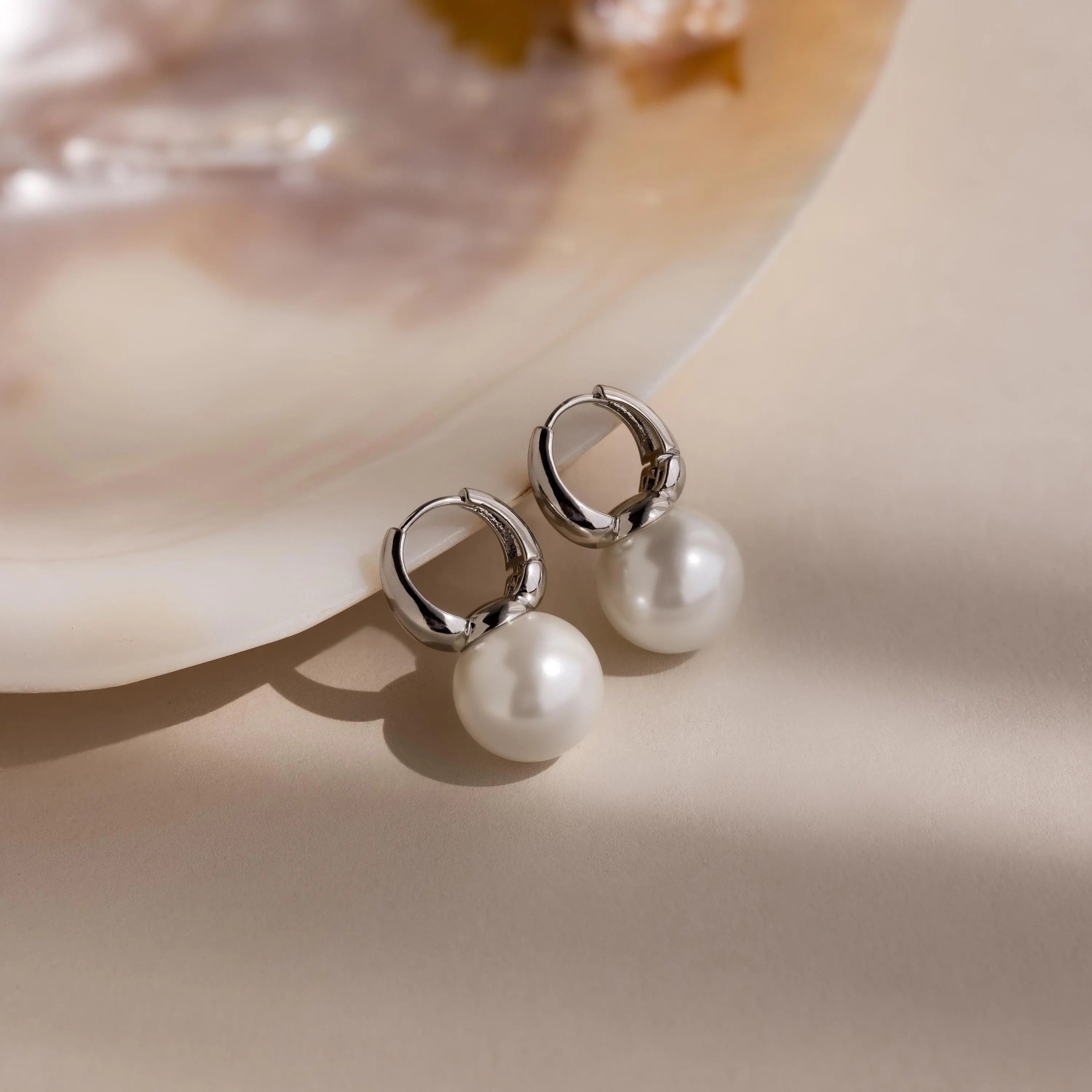 Dome Pearl Huggies
