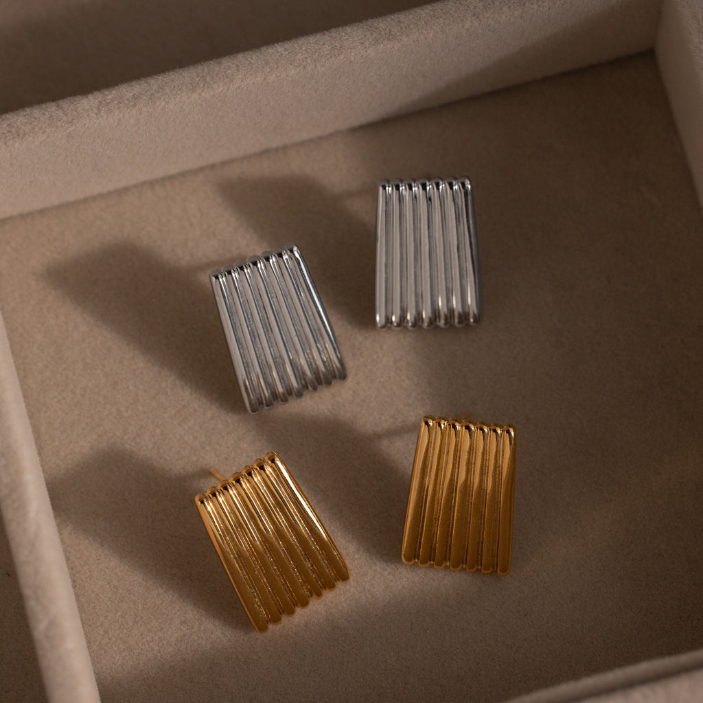 Ribbed Earrings