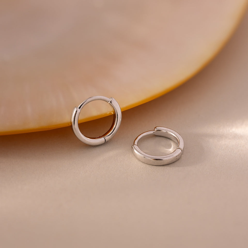 7mm Dainty Huggies