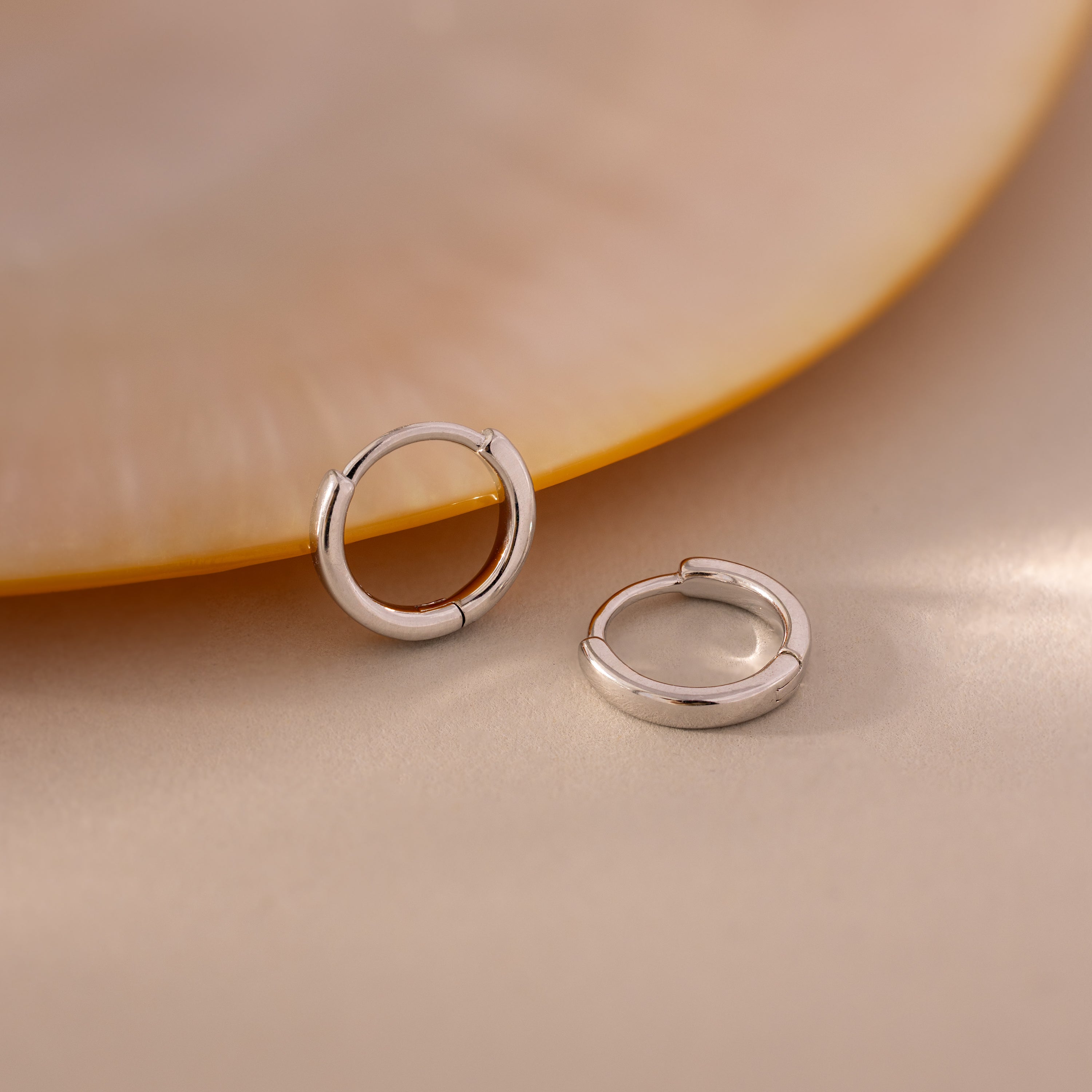 7mm Dainty Huggies