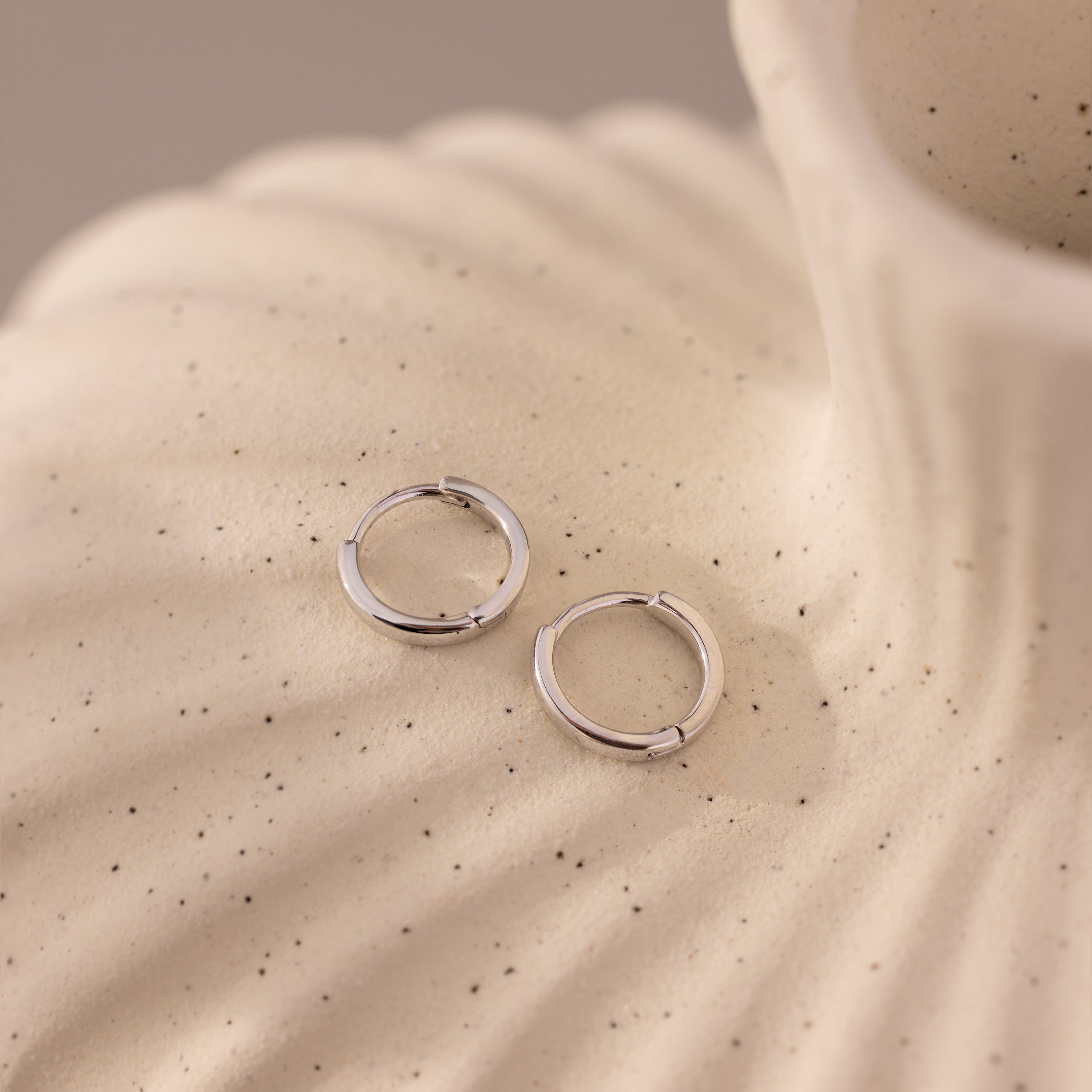 8mm Dainty Huggies