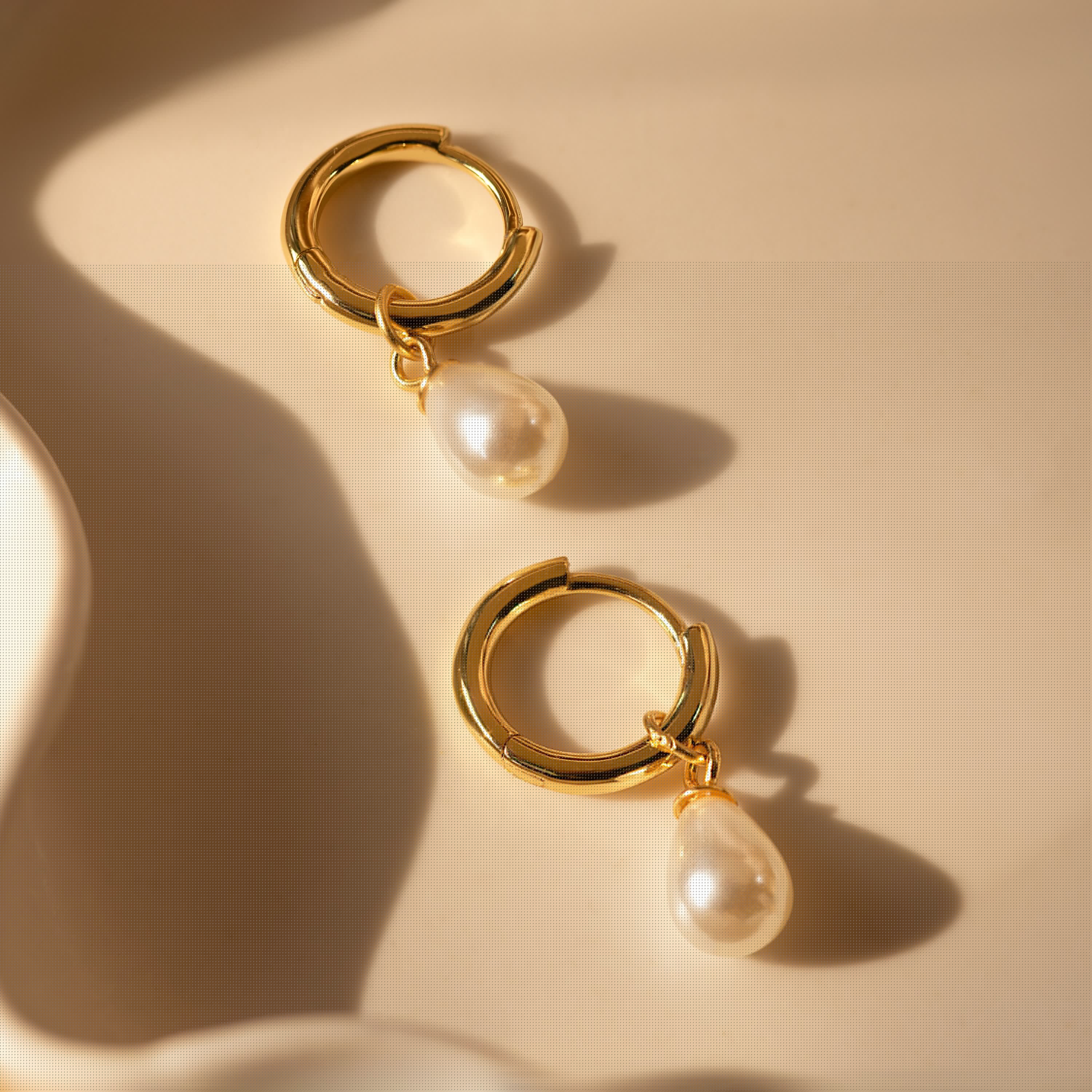 Dainty Pearl Huggies