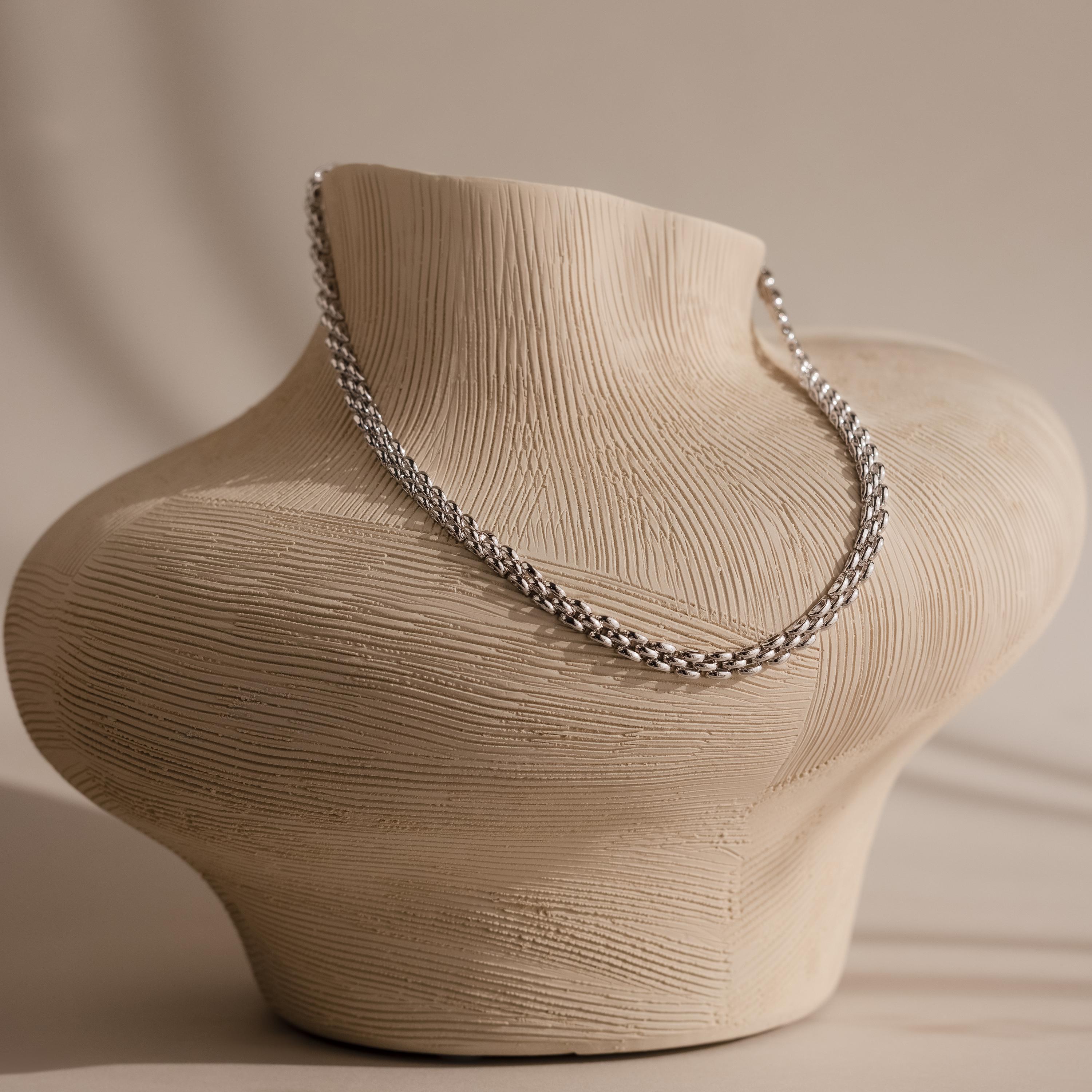 Strap Necklace