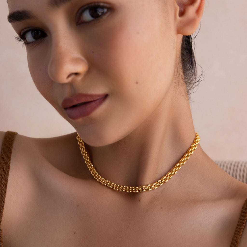 Strap Necklace