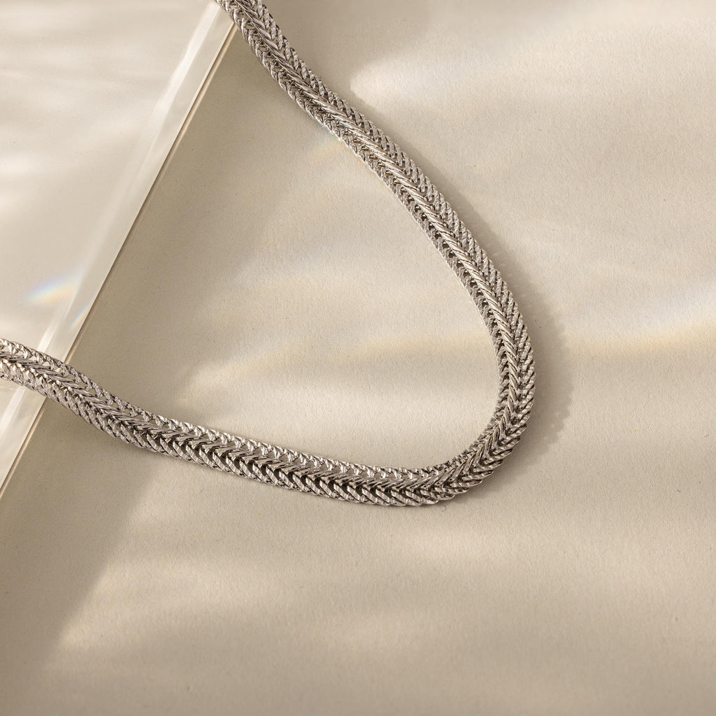 Thin Mesh Chain Necklace