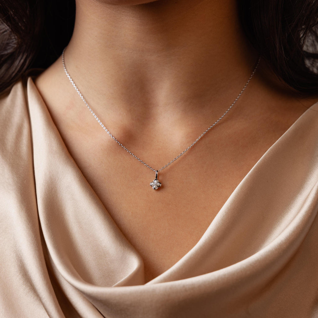 Rounded Pearl Flower Necklace