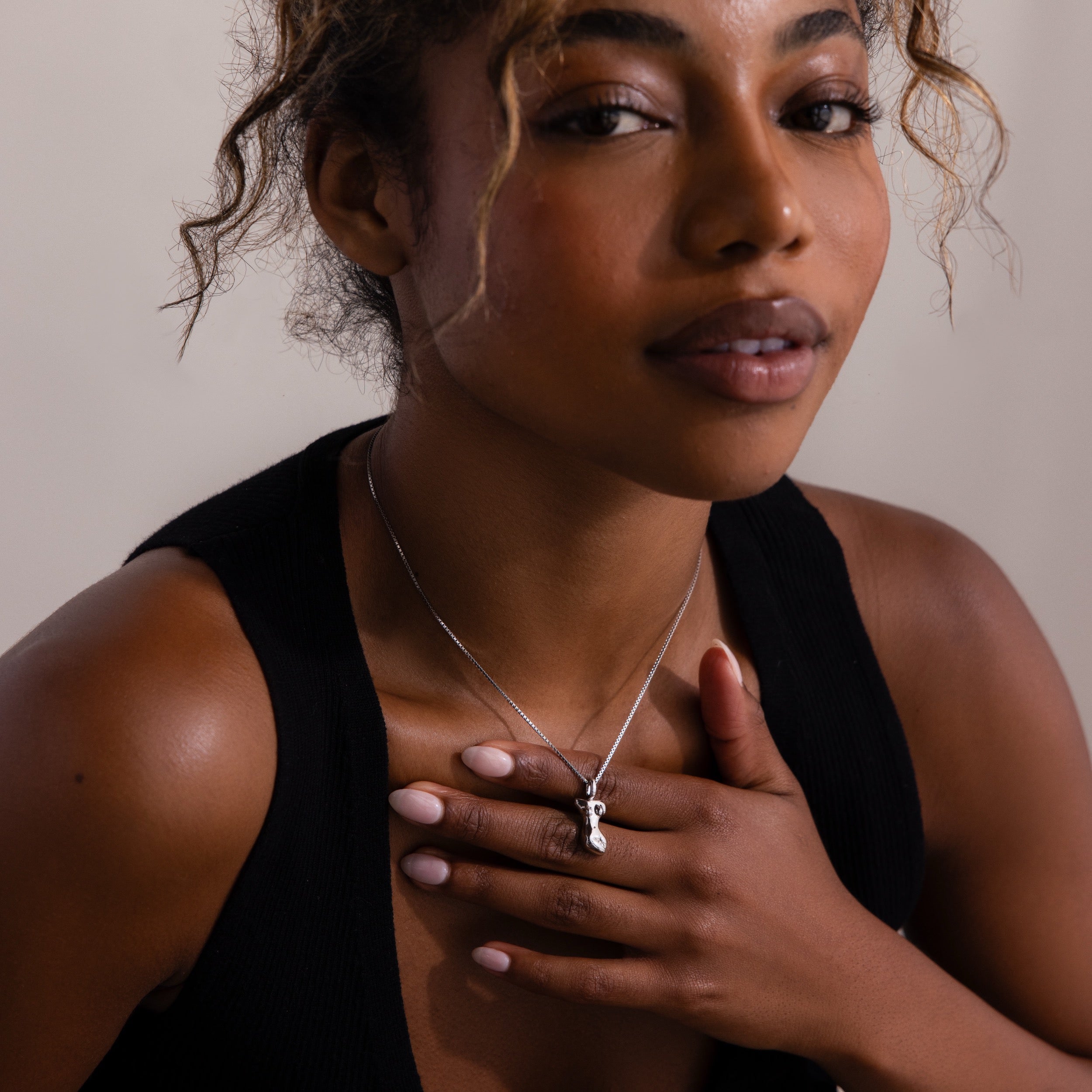 Kinn Body Necklace in Silver
