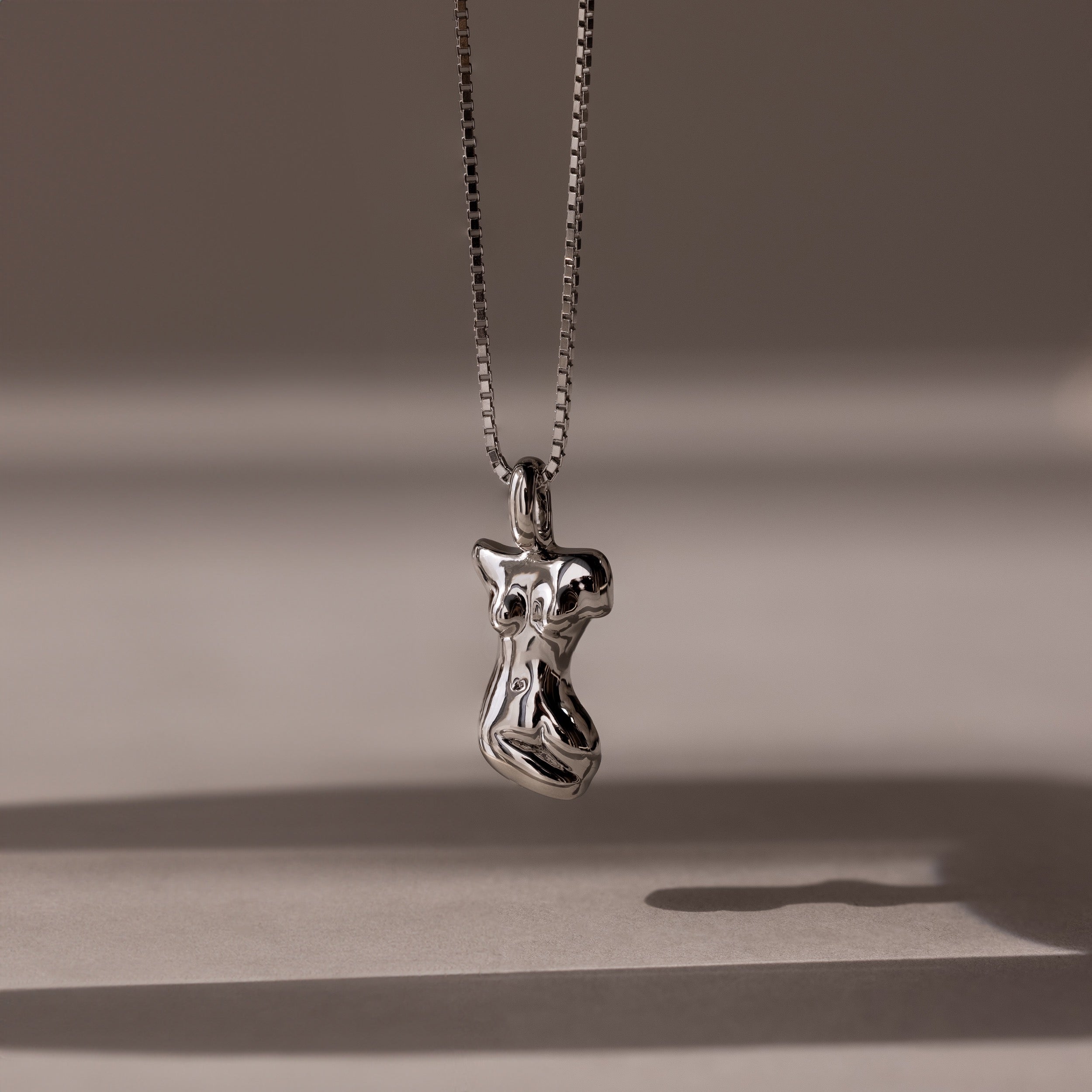 Kinn Body Necklace in Silver